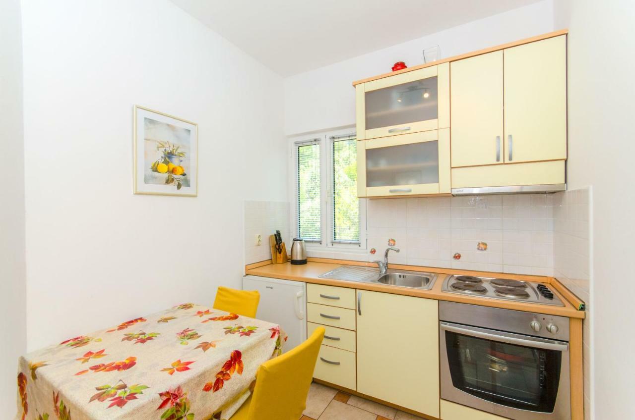 Apartments Marjan Brna Exterior photo